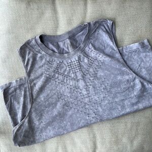 Yoga/ Athletic Top Lavender Size L